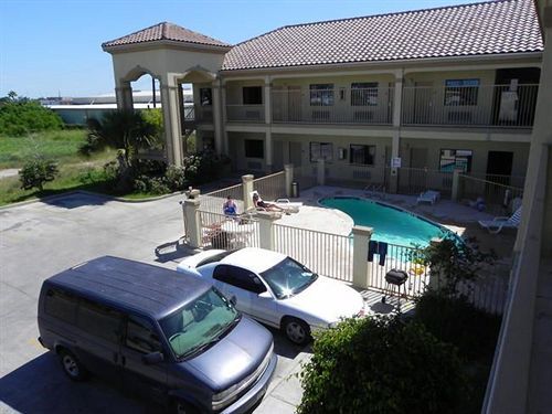 Boca Chica Inn And Suites Brownsville Exterior photo